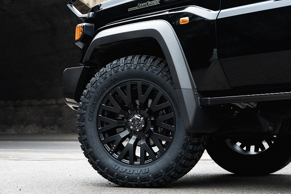 Фото дисков Kahn G22 DC Черный сатин на Toyota Land Cruiser 70