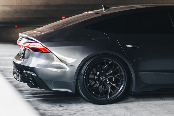 Фото дисков Brixton Forged PF10 Сатиновая темная бронза на Audi A/RS 7 (4K)