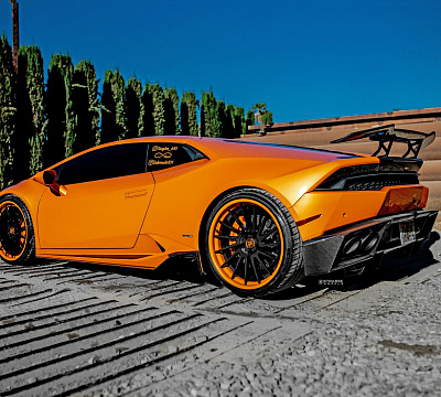 Фото дисков Strasse Wheels SV15T Deep Concave FS на Lamborghini Huracan
