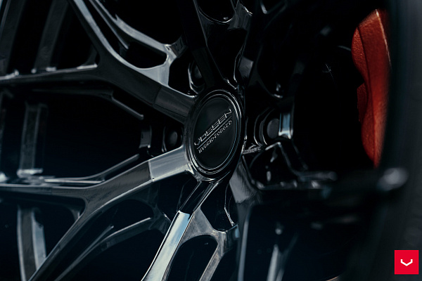 Фото дисков Vossen HF6-4 Черный глянец на Toyota Tundra III