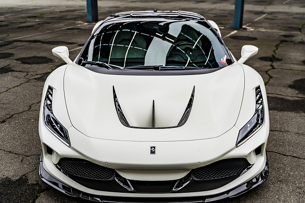Фото дисков Strasse Wheels SV10 Deep Concave FS Черный глянец на Ferrari SF90