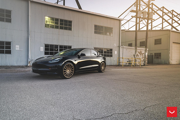 Фото дисков Vossen VFS-2 Сатиновая бронза на Tesla Model 3