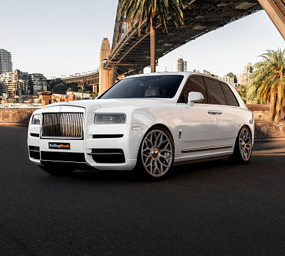 Фото дисков Strasse Wheels SV20M Deep Concave Duoblock RR на Rolls-Royce Cullinan