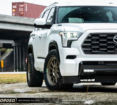 Фото дисков BC Forged TD01 на Toyota Sequoia III