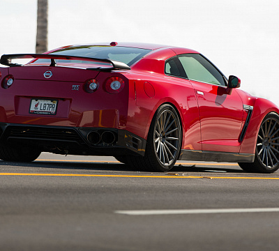 Фото дисков Vossen VFS-2 на Nissan GT-R