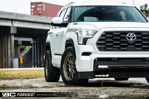 Фото дисков BC Forged TD01 Сатиновая бронза на Toyota Sequoia III