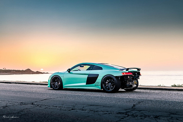 Фото дисков Brixton Forged PF8 Черный глянец на Audi R8 (4S)