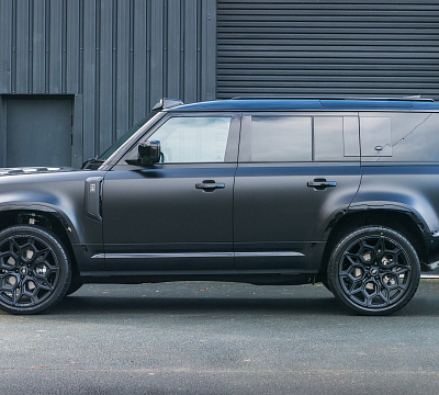 Фото дисков Kahn Type 57 RS на Land Rover Defender II
