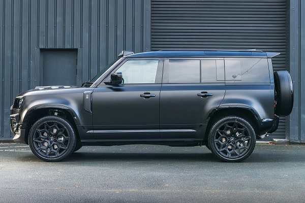 Фото дисков Kahn Type 57 RS Черный матовый на Land Rover Defender II