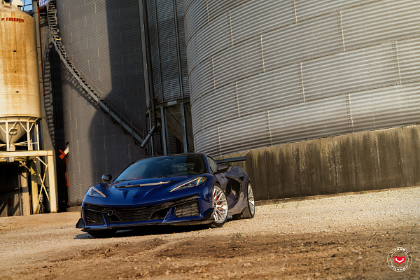 Фото дисков Vossen GEN-03 Глянцевый лак на Chevrolet Corvette C8