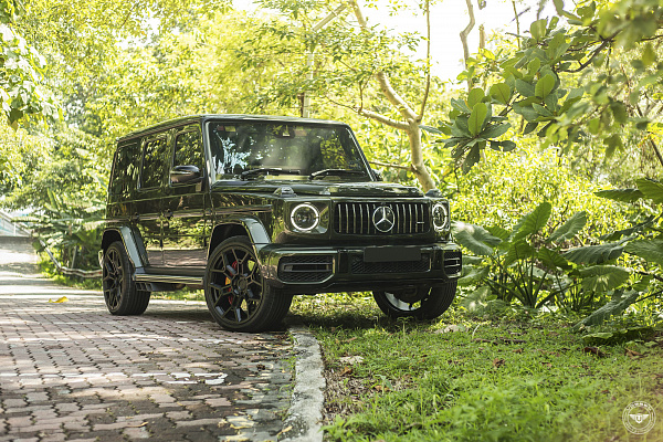Фото дисков Vossen UV-4 Черный сатин на Mercedes-Benz G-Class III