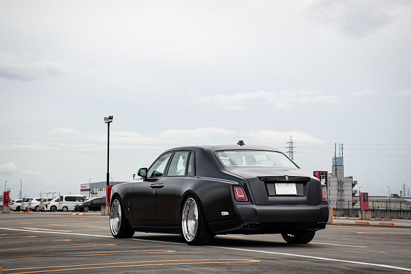 Фото дисков HRE 935 Глянцевый лак на Rolls-Royce Phantom