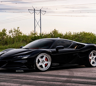 Фото дисков Strasse Wheels F5 Track на Ferrari SF90