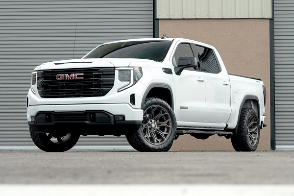 Фото дисков 4PLAY 4P83 Сатиновая темная бронза на GMC Sierra IV
