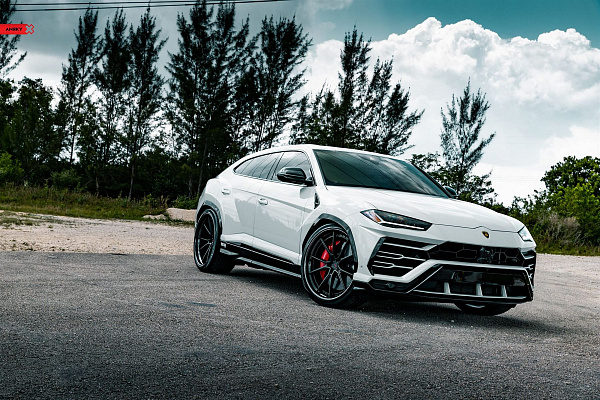 Фото дисков Anrky AN32 Черный сатин на Lamborghini Urus