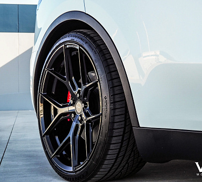 Фото дисков Vossen HF-5 на Tesla Model Y