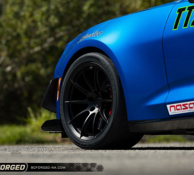 Фото дисков BC Forged RZ05 на Chevrolet Camaro VI