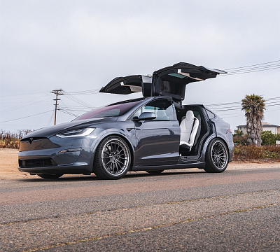 Фото дисков Anrky AN39 на Tesla Model X