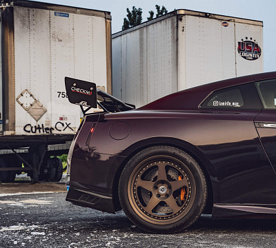 Фото дисков HRE 305 на Nissan GT-R