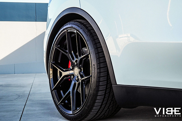 Фото дисков Vossen HF-5 Черный глянец на Tesla Model Y