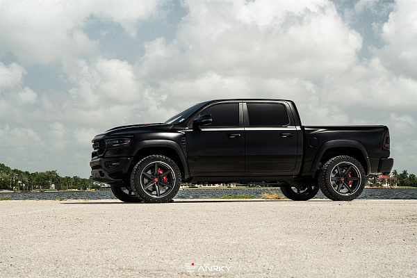 Фото дисков Anrky AN36-S Черный сатин на Ram 1500 V