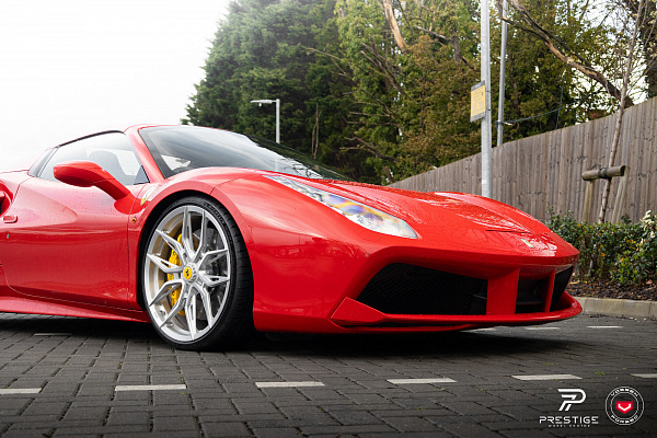 Фото дисков NOVITEC NF11 Глянцевый лак на Ferrari 488