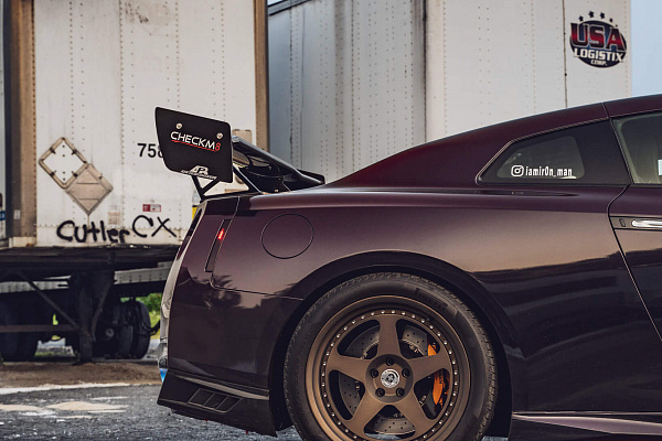 Фото дисков HRE 305 Сатиновая бронза на Nissan GT-R