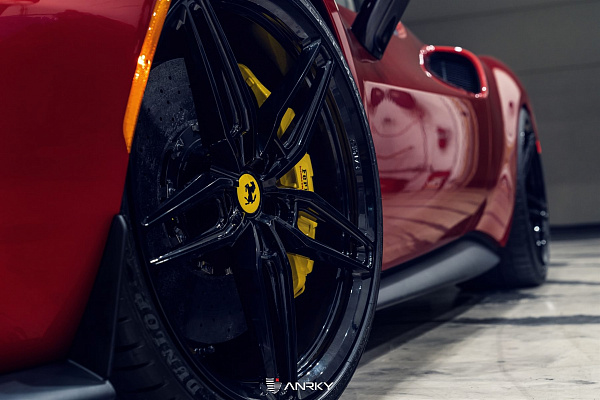 Фото дисков Anrky AN17 Черный глянец на Ferrari 296