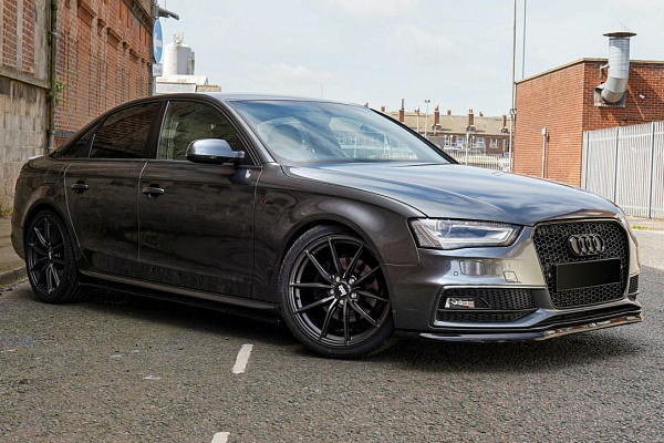 Фото дисков Bola FLC Глянцевый графит на Audi A/S/RS 4 (B8)