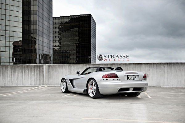Фото дисков Strasse Wheels S5 Performance Глянцевый лак на Dodge Viper