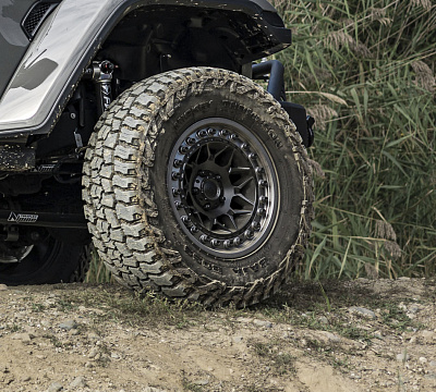 Фото дисков Black Rhino ALPHA на Jeep Wrangler IV (JL)