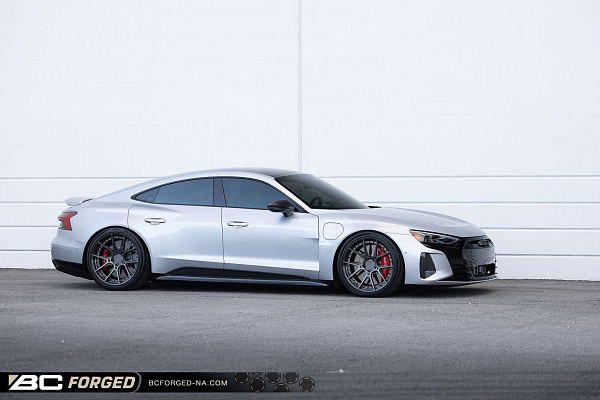 Audi E-tron GT