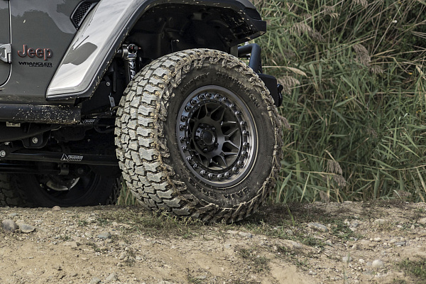 Фото дисков Black Rhino ALPHA Черный сатин на Jeep Wrangler IV (JL)