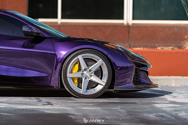 Фото дисков Anrky RS5.2 Глянцевый лак на Chevrolet Corvette C8