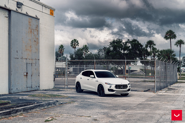 Фото дисков Vossen HF-7 Черный сатин на Maserati Levante