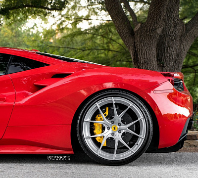 Фото дисков Strasse Wheels SM5R Deep Concave Monoblock на Ferrari 488