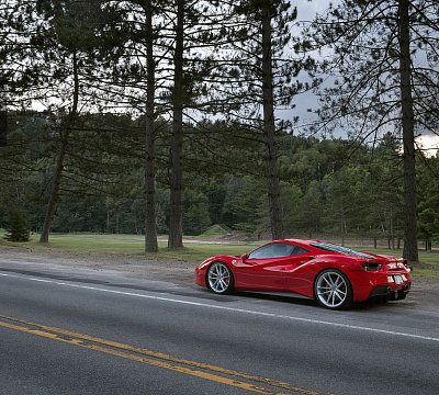 Фото дисков HRE P104 на Ferrari 488