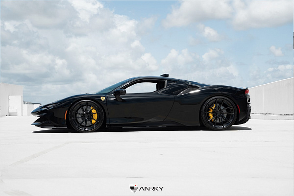 Фото дисков Anrky AN23 Черный глянец на Ferrari 812