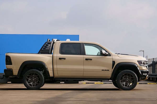 Фото дисков 4PLAY 4P06 Сатиновая бронза на Ram 1500 V