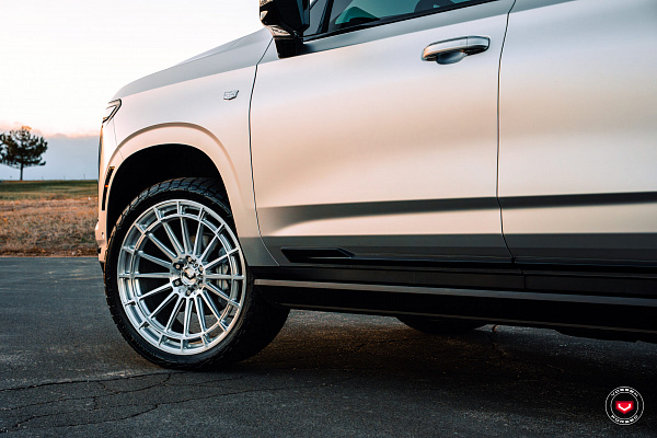 Фото дисков Vossen LCX-01 Глянцевый лак на Cadillac Escalade V