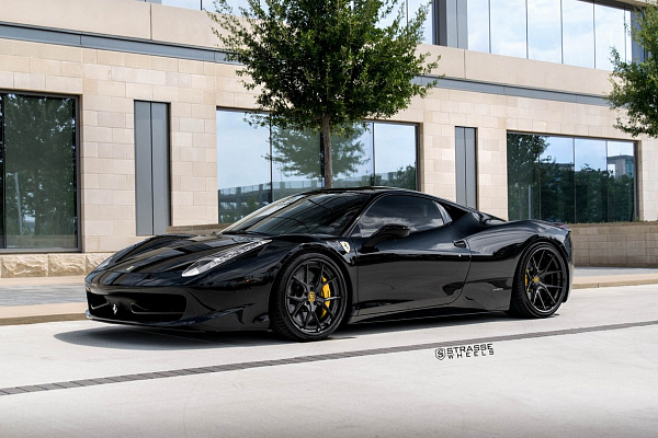 Фото дисков Strasse Wheels SM5R Deep Concave FS Другой цвет на Ferrari 458