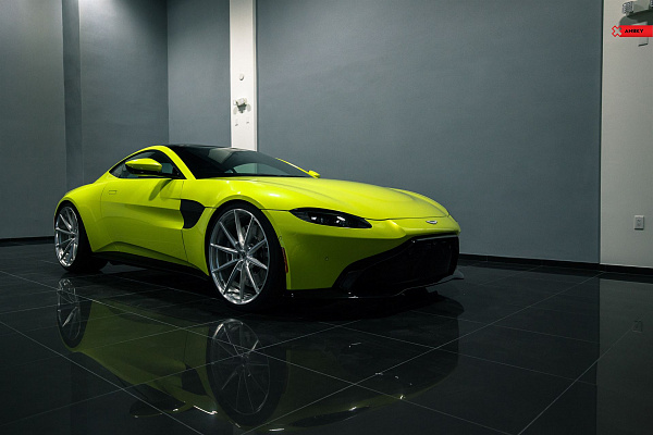 Фото дисков Anrky AN18 Глянцевый лак на Aston Martin Vantage 4