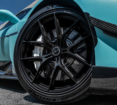 Фото дисков Brixton Forged FDE01 на Maserati MC20