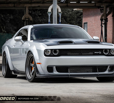 Фото дисков BC Forged LE05 // MLE05 на Dodge Challenger III