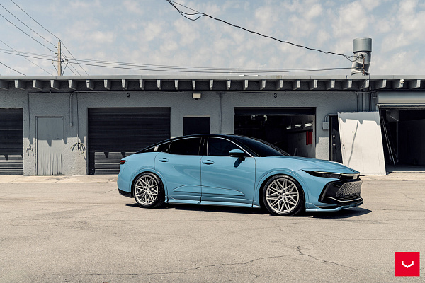 Фото дисков Vossen HF-7 Серебро на Toyota Crown S230
