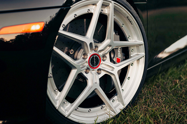 Фото дисков Brixton Forged WR7 Глянцевый лак на Audi R8 (4S)