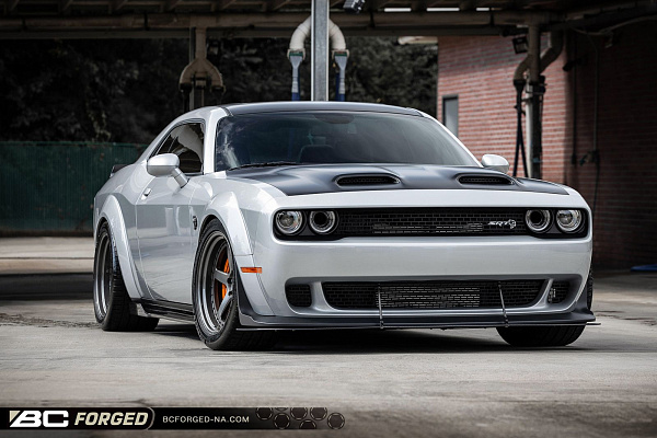 Фото дисков BC Forged LE05 // MLE05 Матовый графит на Dodge Challenger III