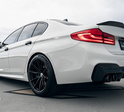 Фото дисков HRE P104SC на BMW 5/M5 (G30/F90)