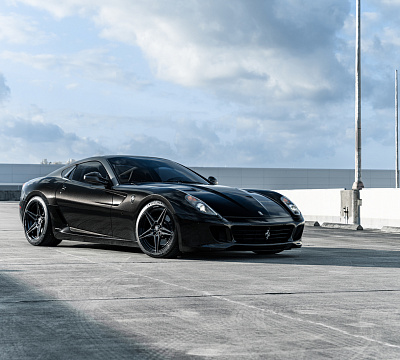 Фото дисков Strasse Wheels SV2 Deep Concave Duoblock на Ferrari 599