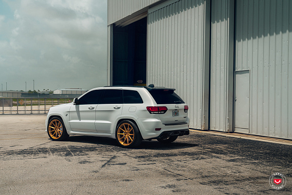 Фото дисков Vossen EVO-2 Глянцевая медь на Jeep Grand Cherokee IV